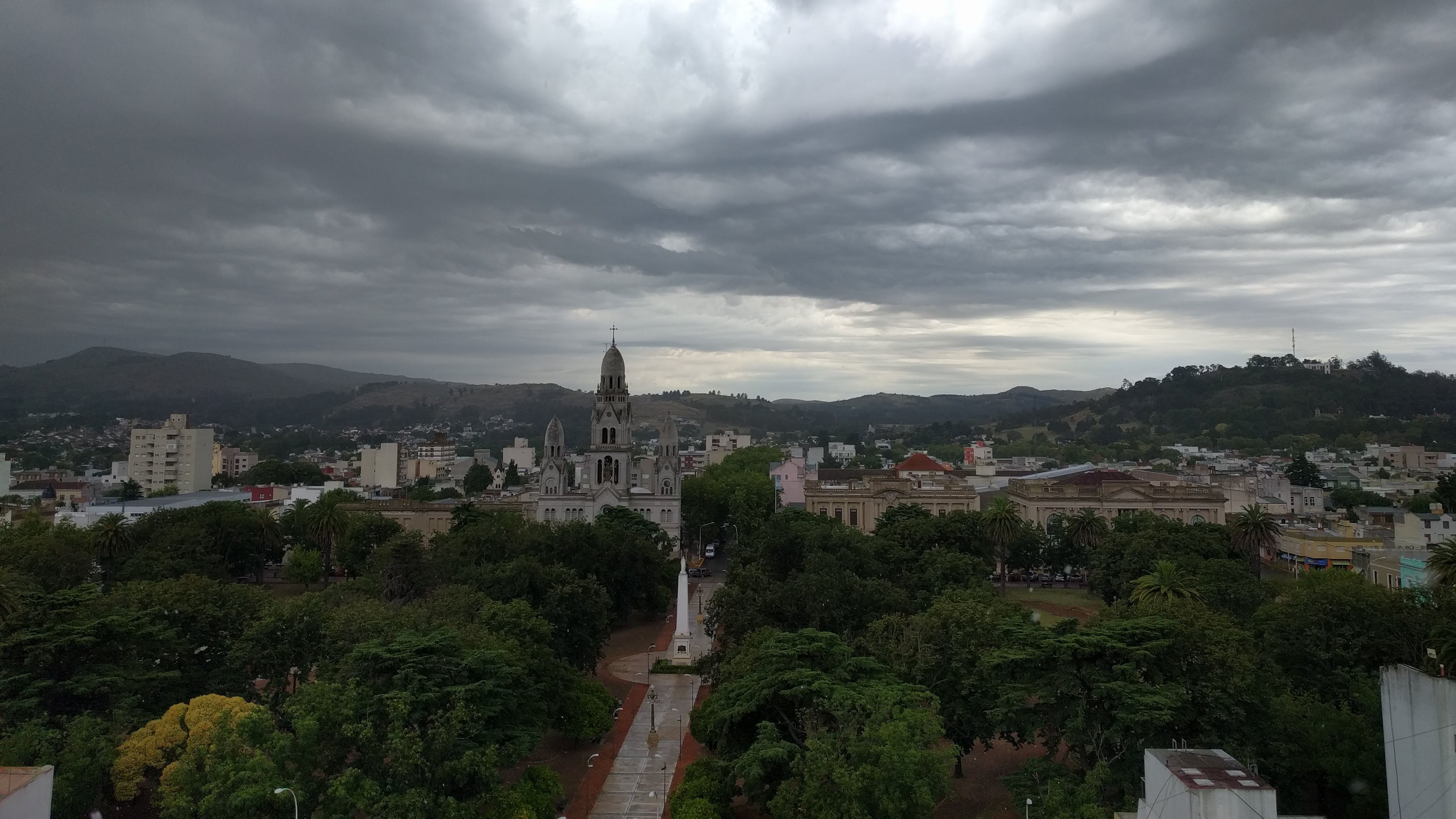 Rige un alerta meteorológico por fuertes tormentas para esta noche