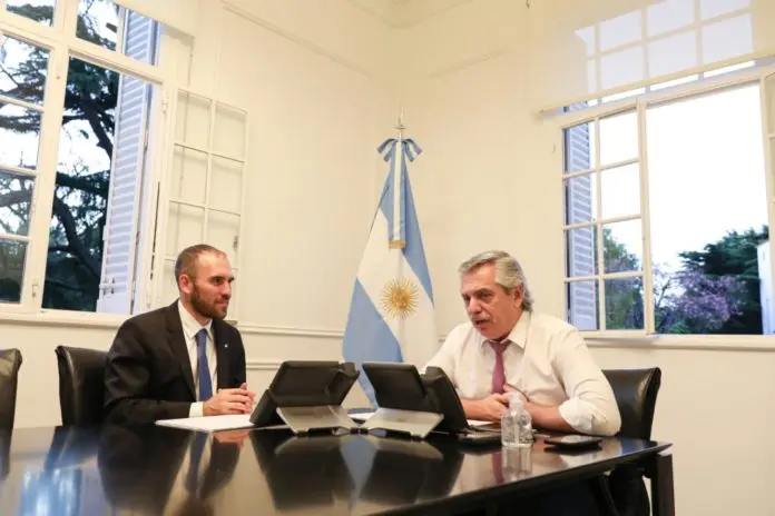 Deuda: el Gobierno propondría una quita cercana al 50% y postergación por cuatro años