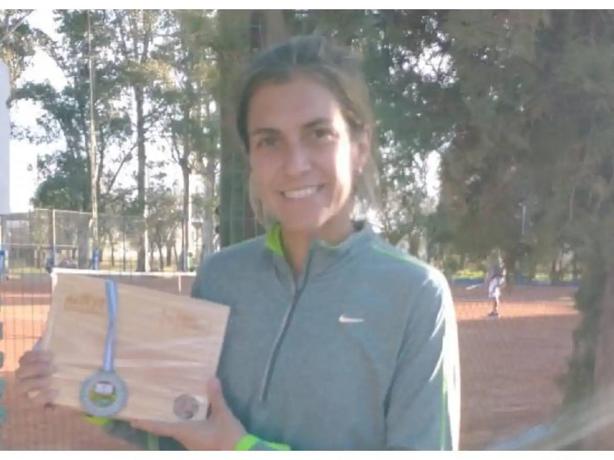 Disputaron torneo de single en las canchas de La Fábrica