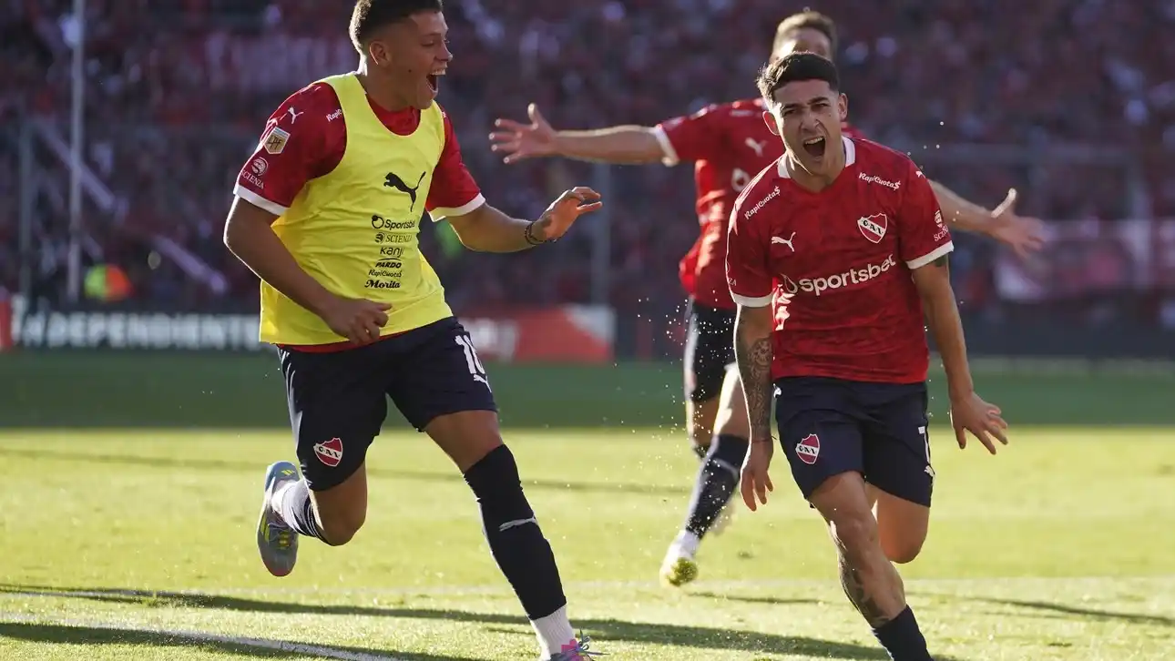 Grito de gol de Santiago Montiel, en el triunfo de Independiente