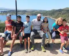 Convocan a bonaerenses a postularse para adoptar a cuatro hermanitos