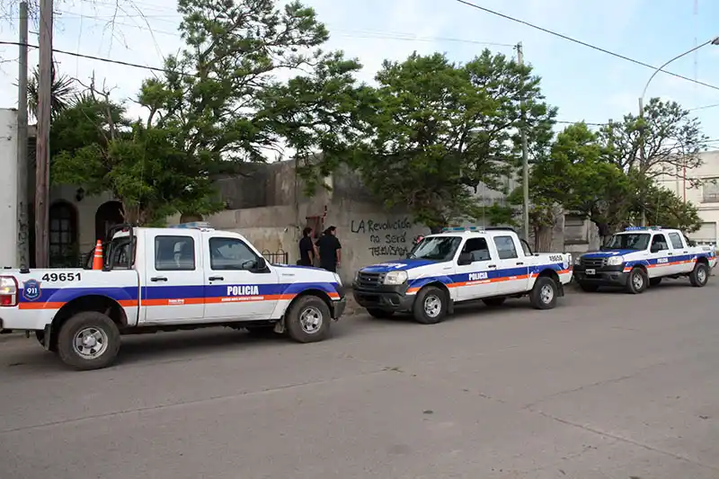 Joven fue herido en el cuello con un cuchillo en una pelea