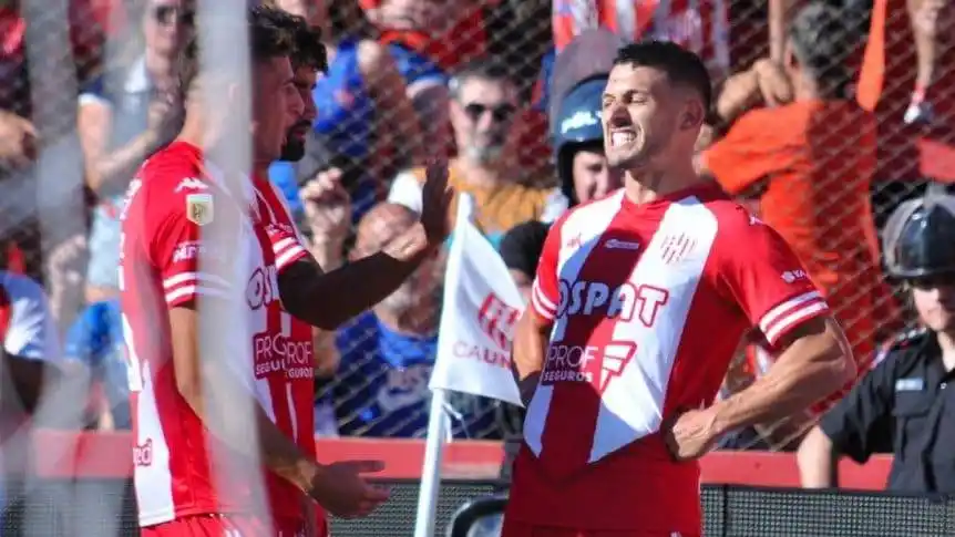 Con triplete de García, Unión goleó a Atlético Tucumán