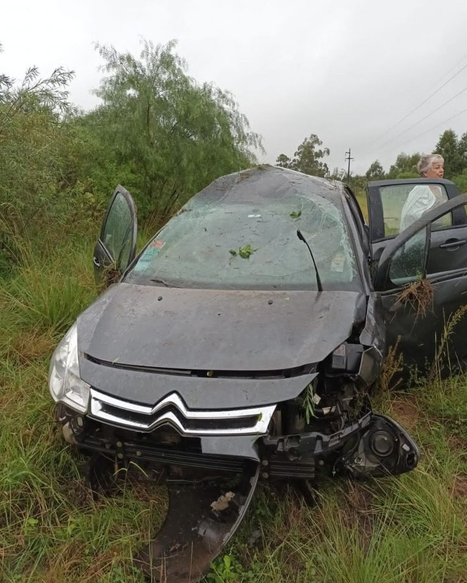 Accidente de tránsito en la Autovía Artigas deja al conductor con lesiones leves