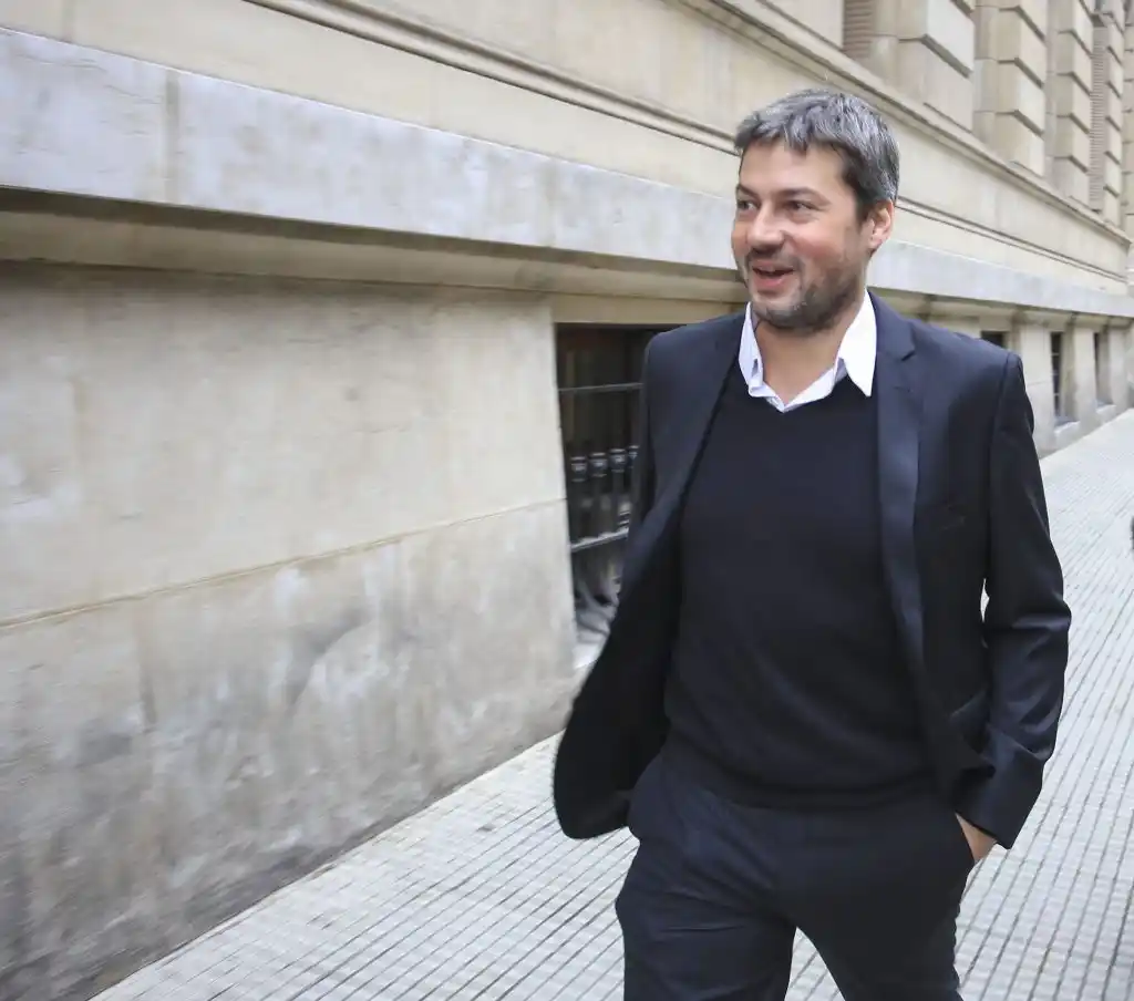 Lammens habló de mudar  el fútbol a las provincias