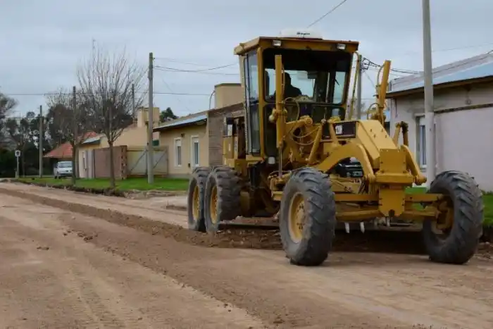 SAN CAYETANO: Preparan otras dos calles para pavimentar