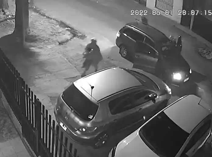 Video: escalofriante robo a una familia en José C. Paz