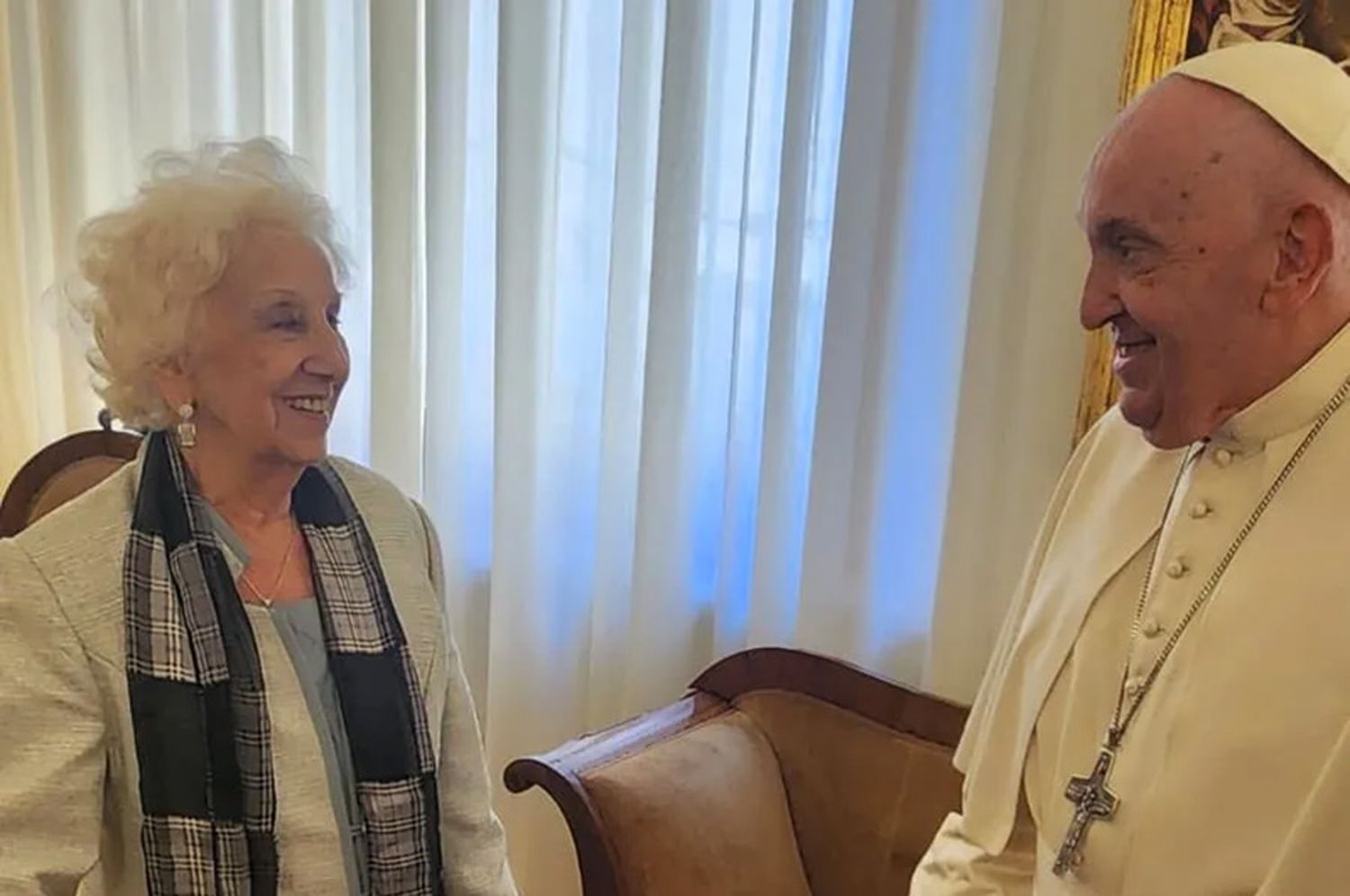 El papa Francisco recibió a Estela de Carlotto en el Vaticano