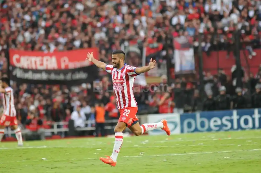 Emanuel Britez pasó a préstamo de Unión a Independiente