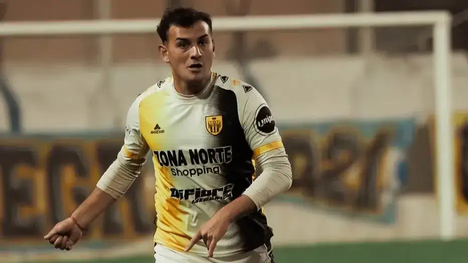 Gómez es uno de los convocados en Santamarina.