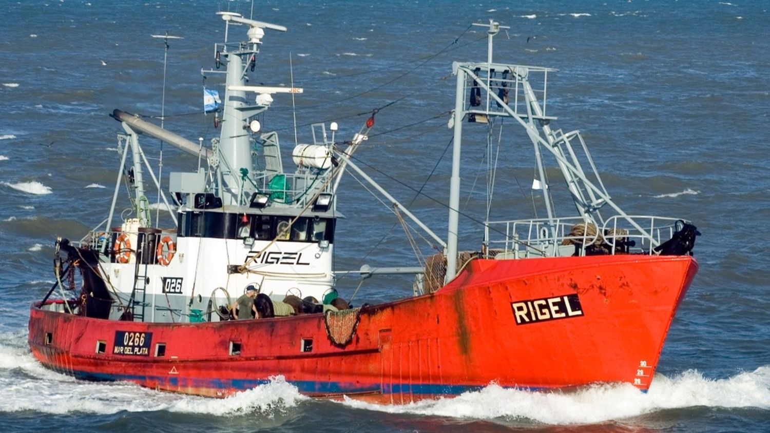 Encontraron pertenencias de uno de los tripulantes del "Rigel"
