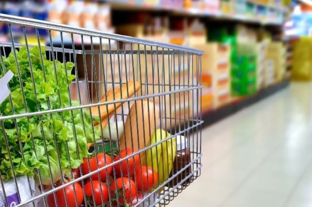 A pesar de esta desaceleración en los precios de los alimentos, el costo de vida sigue siendo elevado.