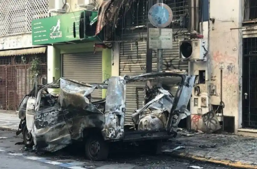 Explotó una camioneta cerca del Congreso de la Nación