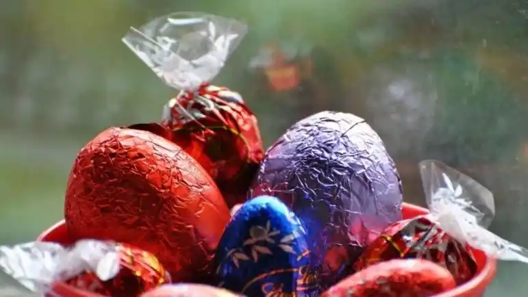 Huevos de pascua gratis: detectan una nueva estafa por WhatsApp