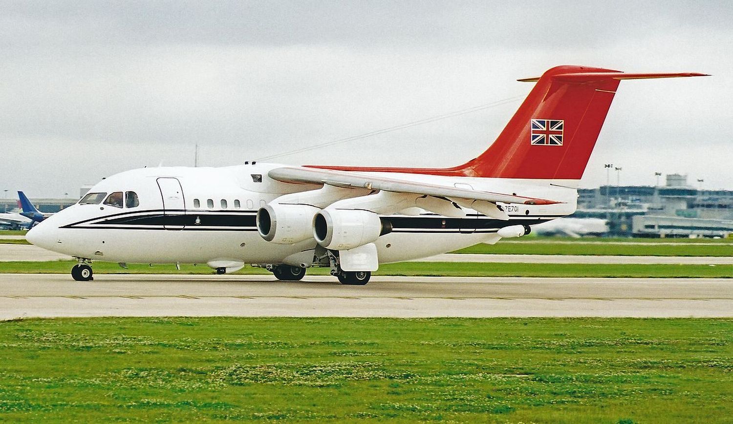 La Reina se queda sin sus aviones