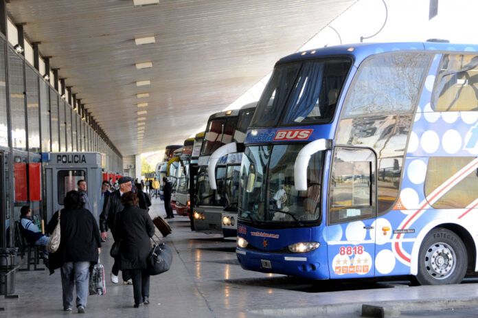 Reglamentan la desregulación de los seguros en micros de larga distancia: qué cambia para el pasajero