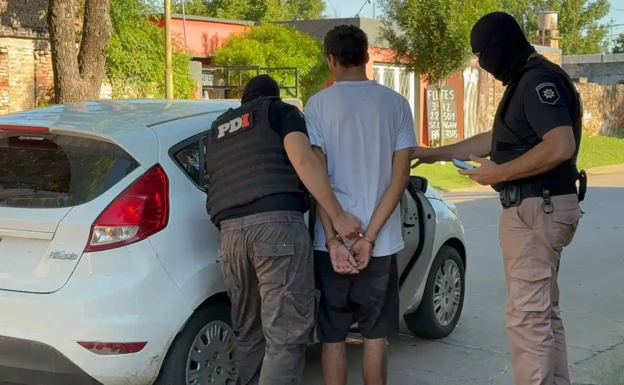 allanamientos rafaela microtrafico pdi arma droga - 1