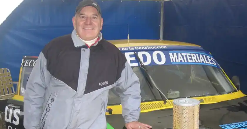 Ramón López alista el Fairlane para la clase mayor de APAC