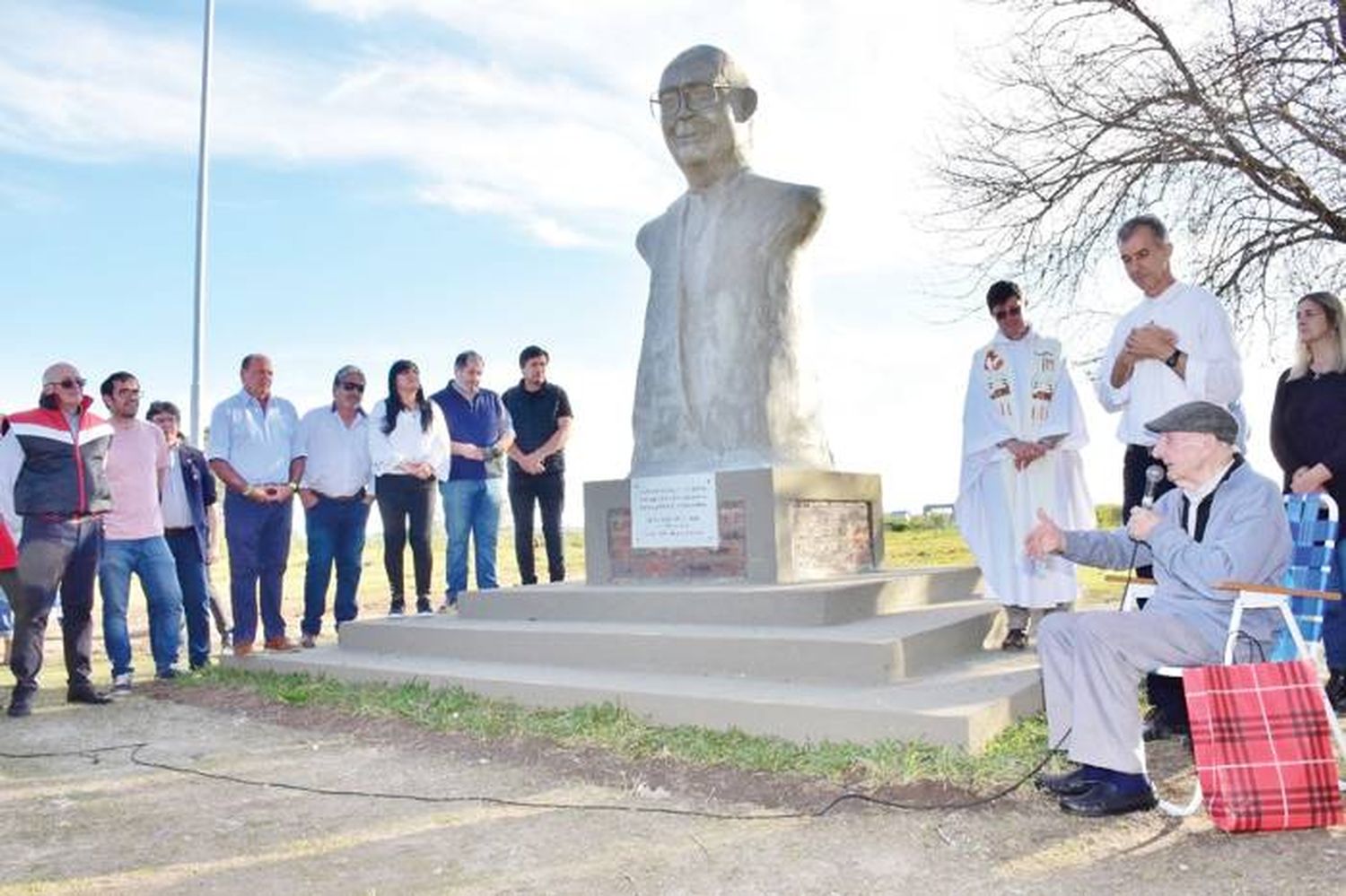 Homenaje permanente al  Padre Andrés Servín