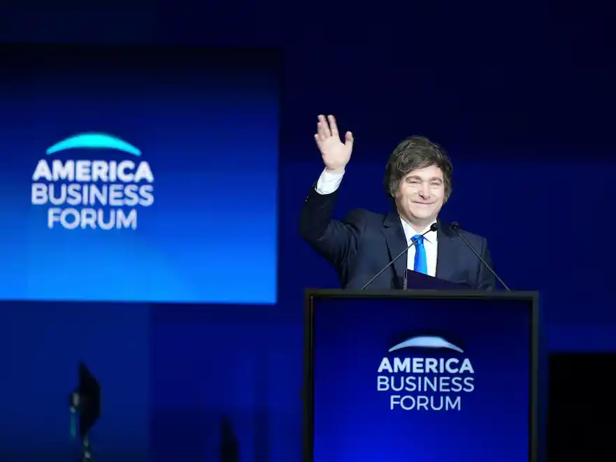 Milei le envió guiños a Trump, criticó al alcalde electo de Nueva York e invitó a invertir en la Argentina