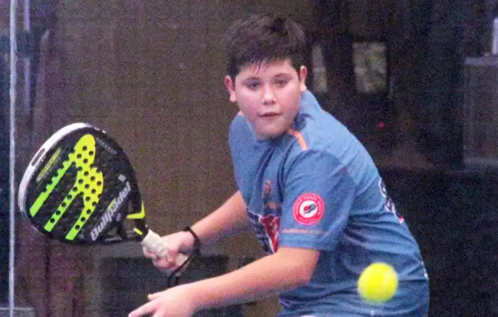Cuatro ilusiones en el selectivo al Mundial de padel para menores