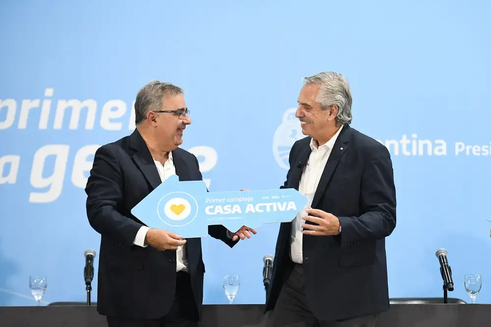 El Presidente entregó viviendas en Catamarca.