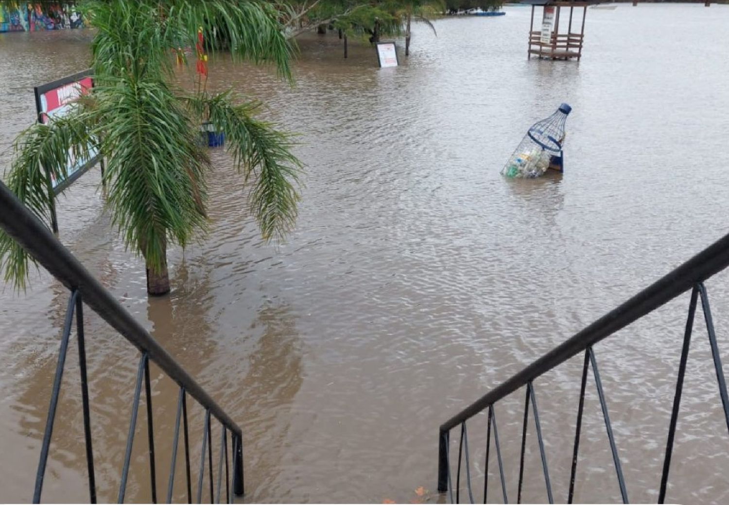 El Ejército brinda asistencia ante la crecida del río en Gualeguaychú