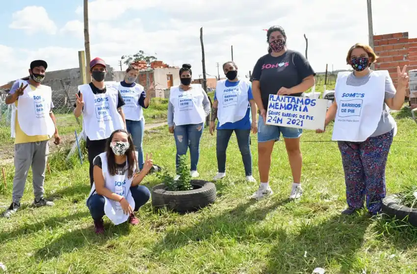 Barrios de Pie también "plantó memoria" por el 24 de marzo