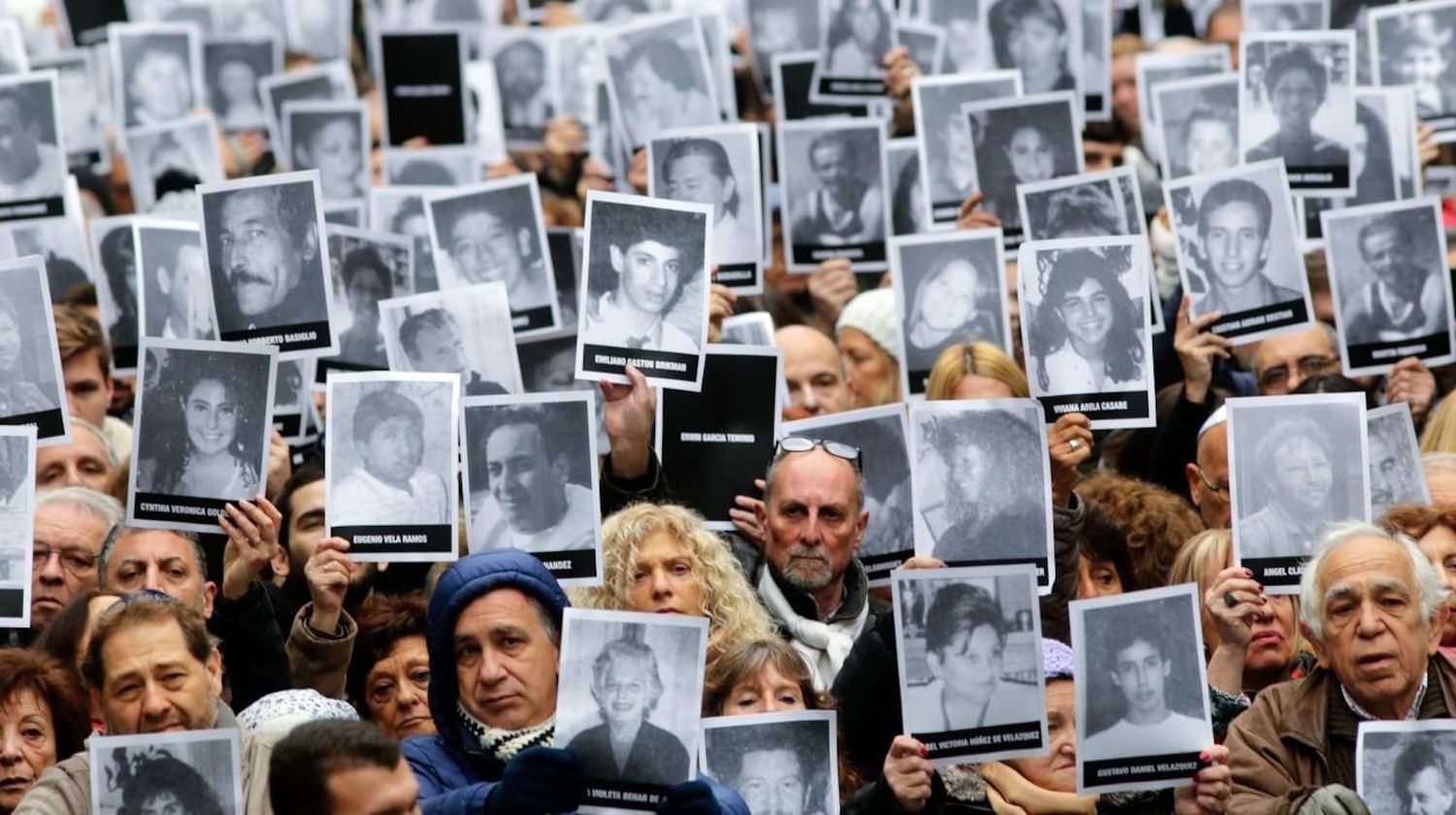 Decretaron duelo nacional en homenaje a las víctimas del atentado a la AMIA