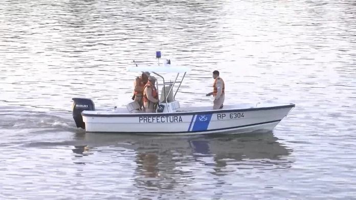Tragedia en el río: murió un hombre joven tras hundirse una lancha y debieron rescatar a tres niños