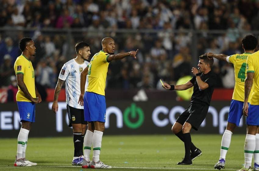 Conmebol suspendió a los árbitros de Argentina-Brasil
