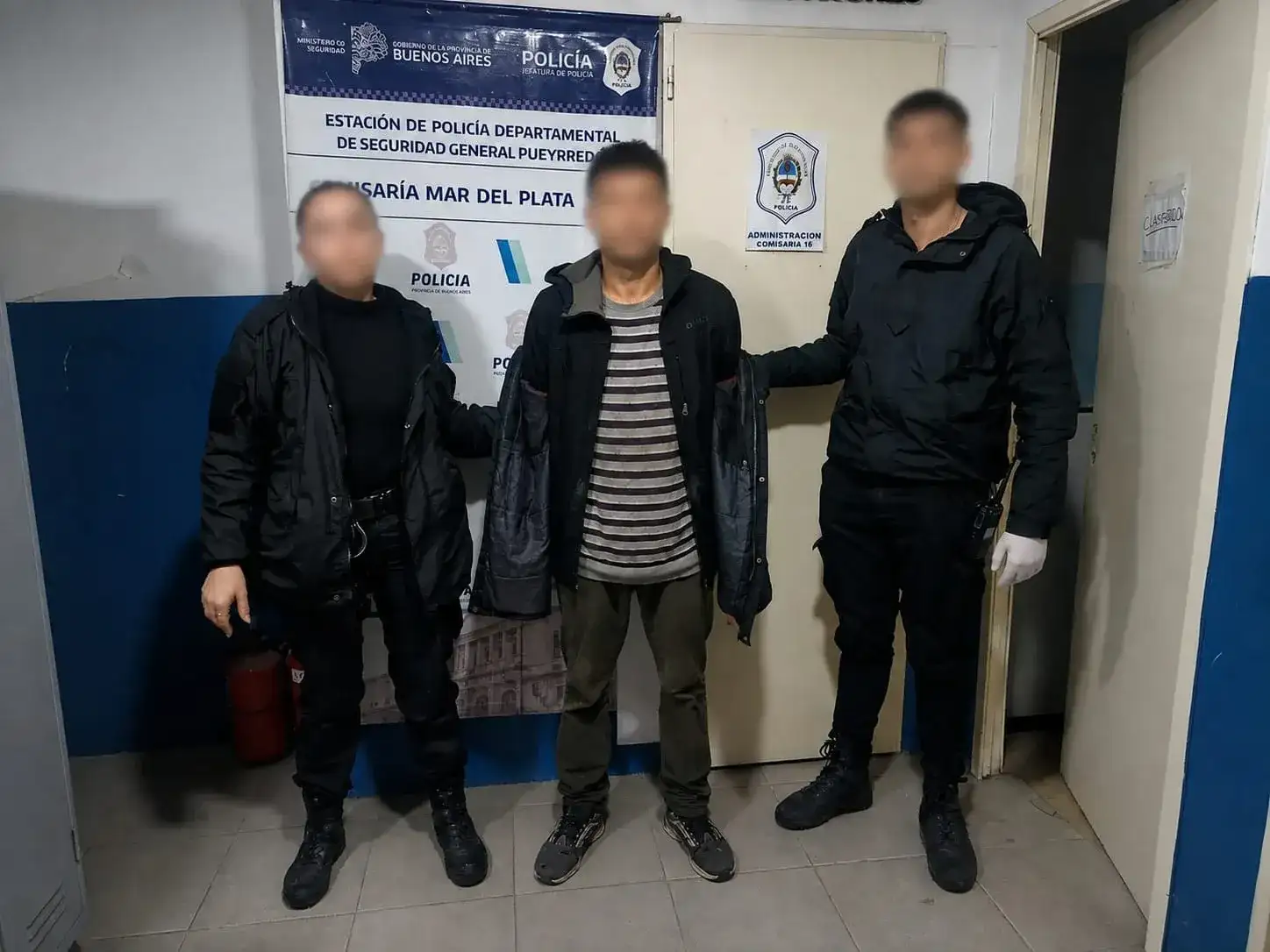 Intentó robar en una estación de servicio con un arma y fue retenido por el personal de seguridad