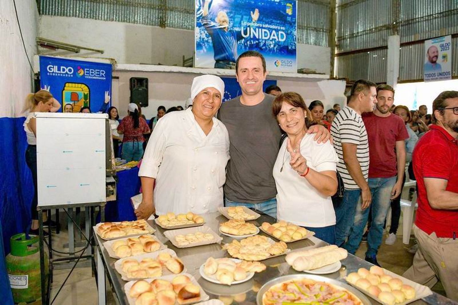 En el Simón Bolívar, Solís acompañó la 
apertura de una capacitación en panadería