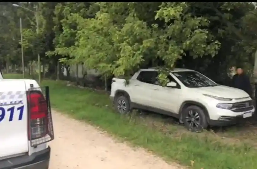 Con ayuda de tres menores robó una camioneta