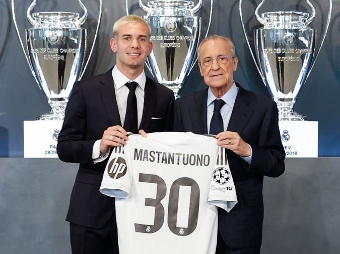 Franco Mastantuono fue oficialmente presentado hoy por el equipo Merengue.Foto:@realmadrid