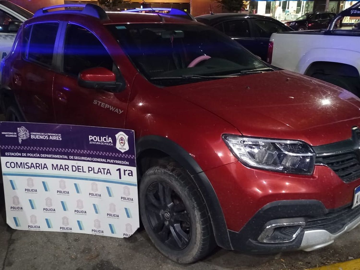 Detuvieron a un hombre que circulaba en un auto con patente apócrifa