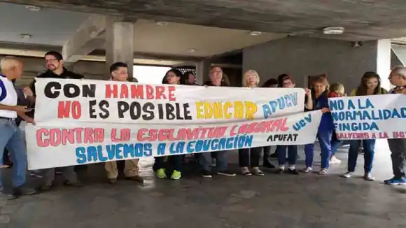 CRISIS UNIVERSITARIA: profesores mayores de 60 años padecen por mala alimentación y bajos salarios