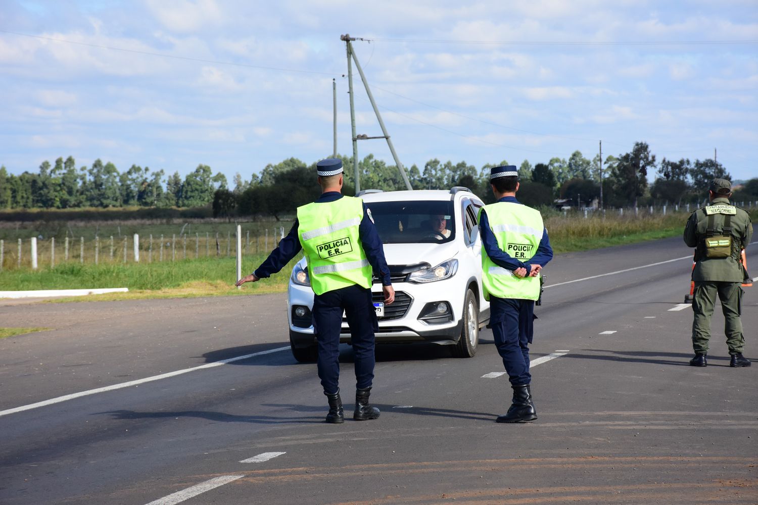 Policía de Entre Ríos y Gendarmería intensifican los trabajos de prevención en rutas entrerrianas