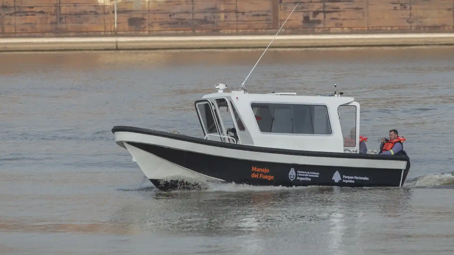 Por el río y la zona de islas, continúa la búsqueda del empresario desaparecido en Reconquista