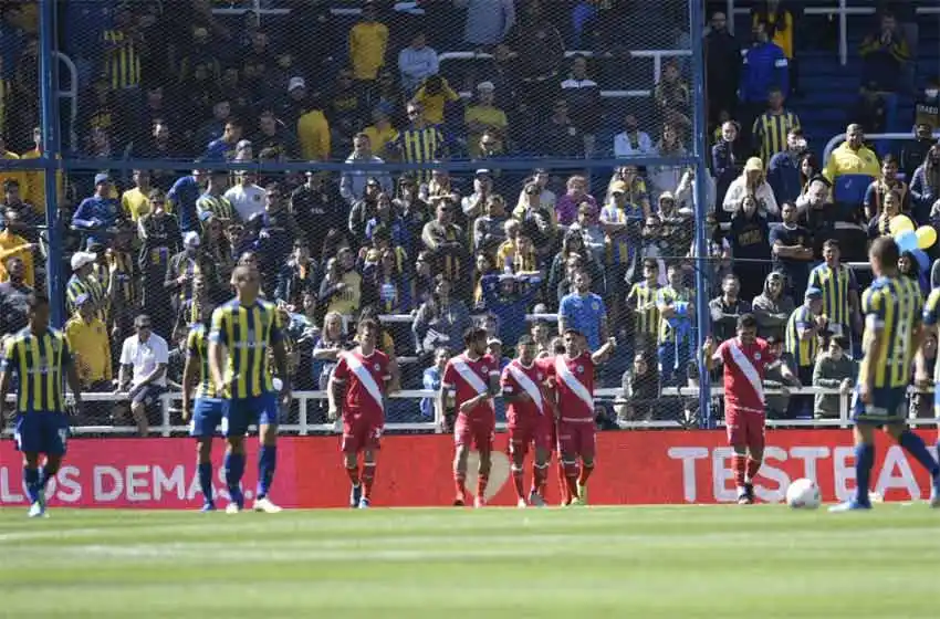 El Gobierno confirmó que el 50% del aforo en los estadios de fútbol se mantendrá hasta noviembre