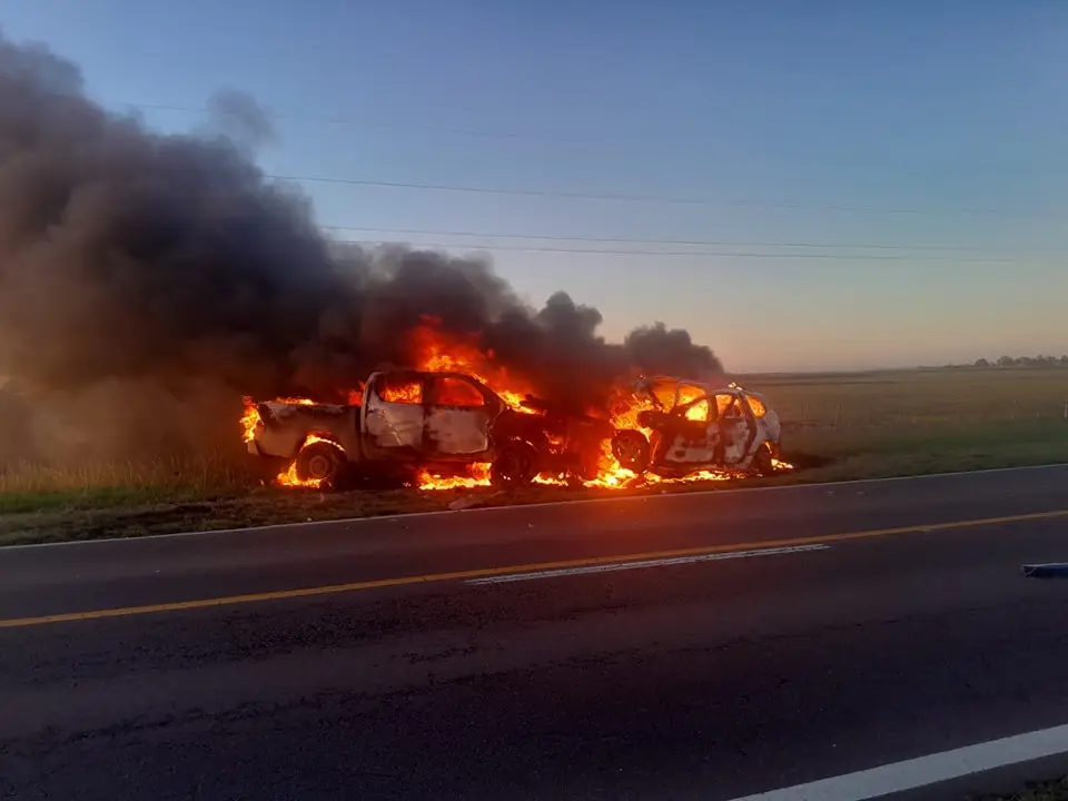 Choque e incendio en ruta 5