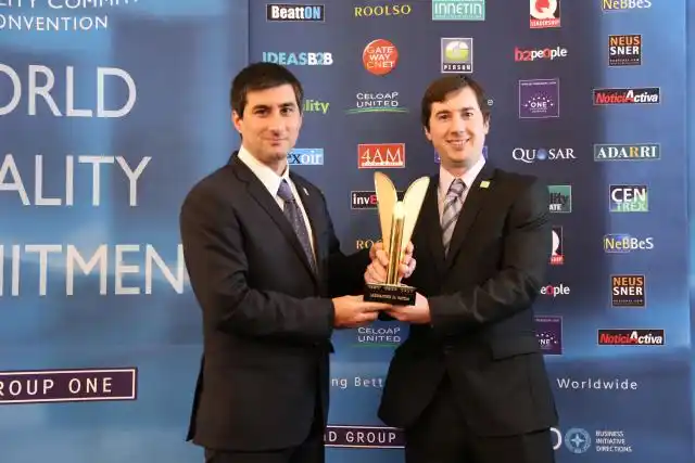 “Laboratorio Dr. Rapela”.  Premio Mundial a la Calidad BID en París
