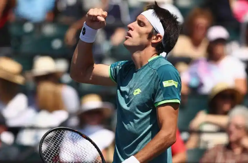 “Machi” González debutó  con un triunfo en el doble