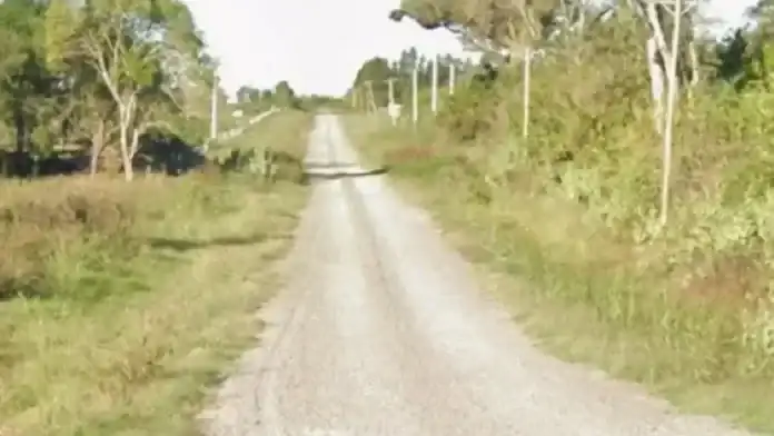 Encontraron a un hombre muerto de un golpe en la cabeza en un camino rural