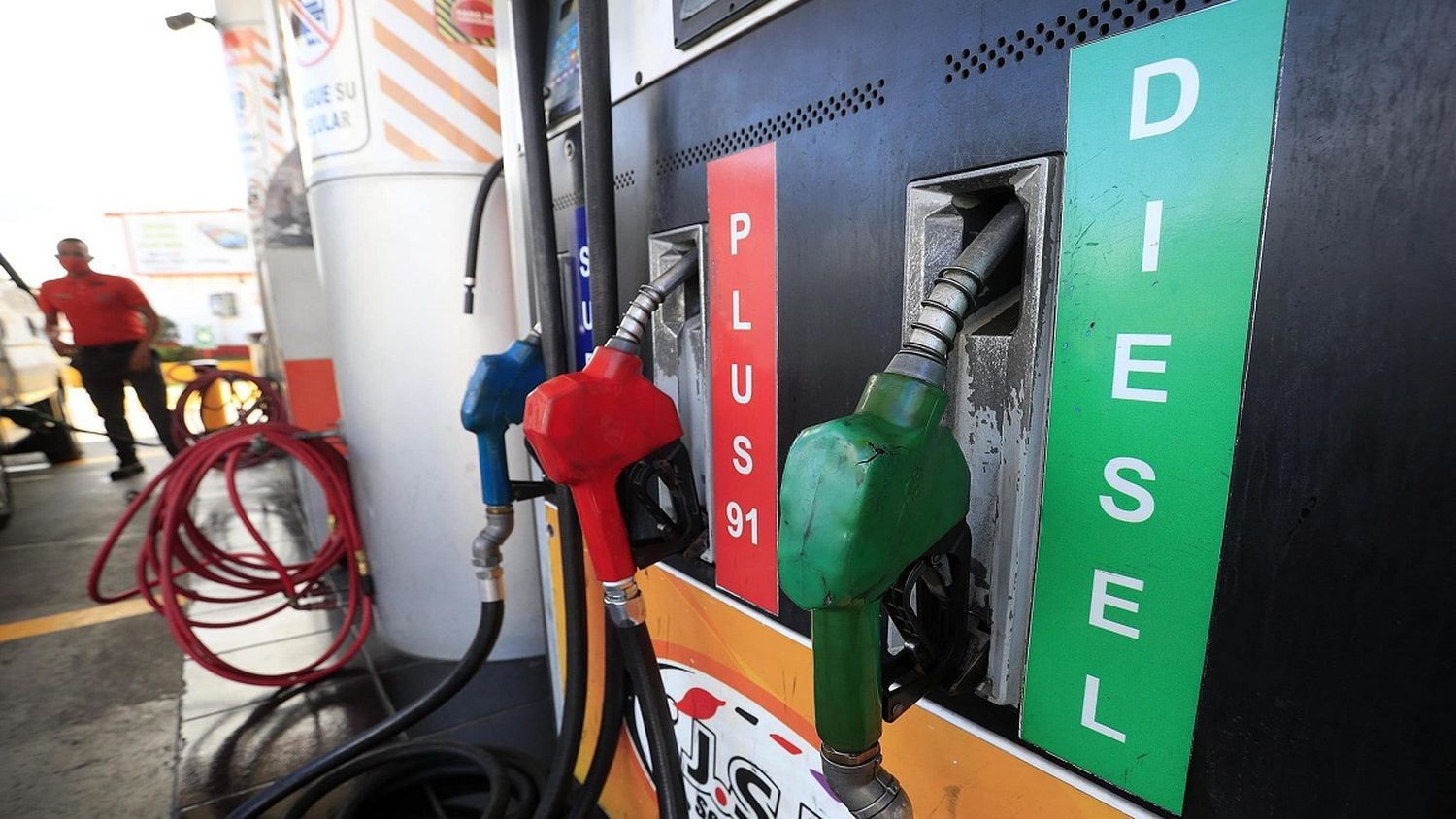 BLOOMBERG: VENEZUELA autoriza la importación de diésel y gasolina una empresa privada