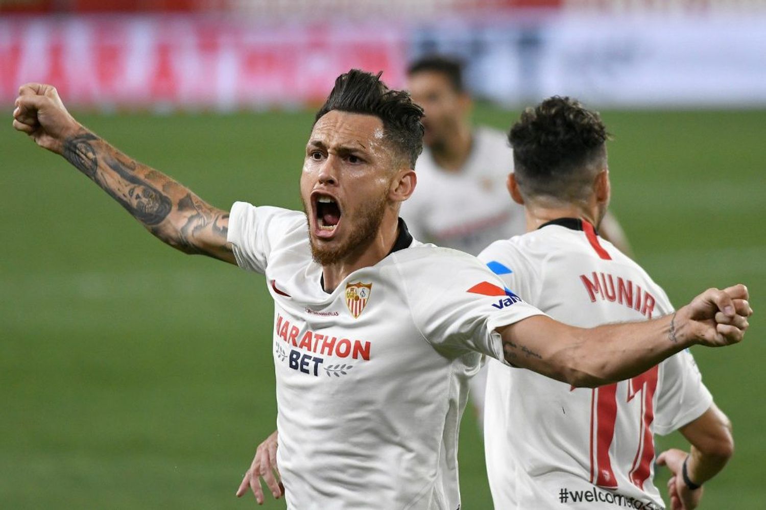 Con un gol de Ocampos, Sevilla hizo suyo el clásico