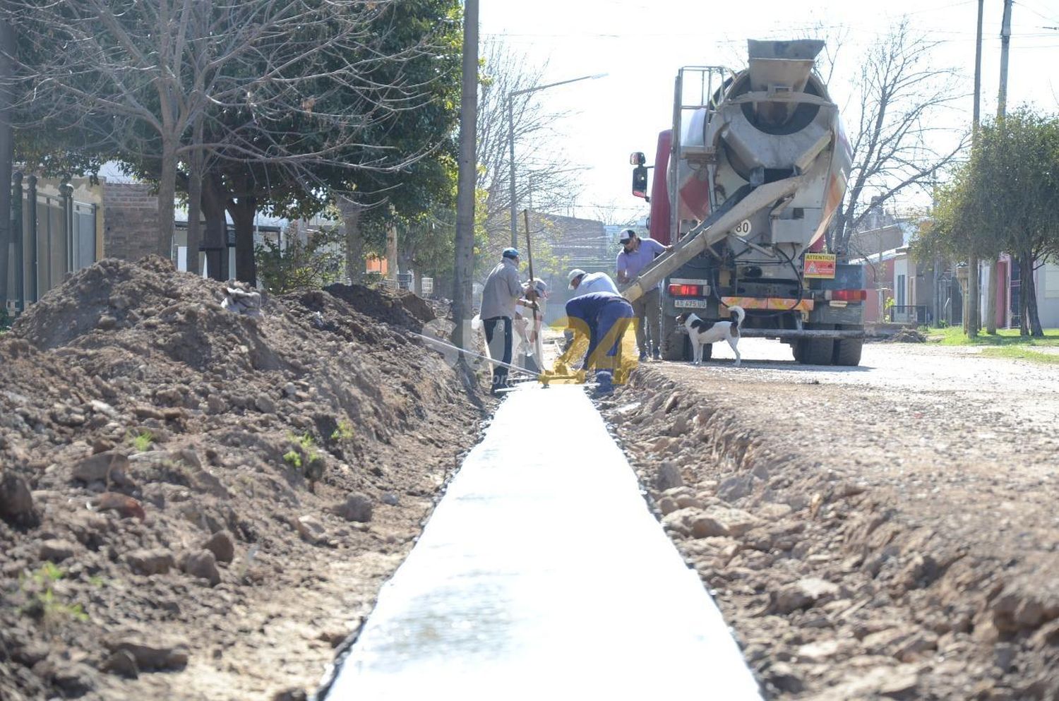 Avanza la construcción de cordón cuneta en el barrio Ciudad Nueva  