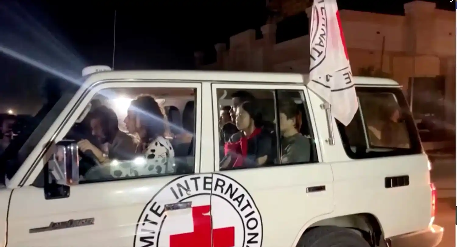 Hamas liberó a 24 rehenes y esperaba la salida de los palestinos de la cárcel