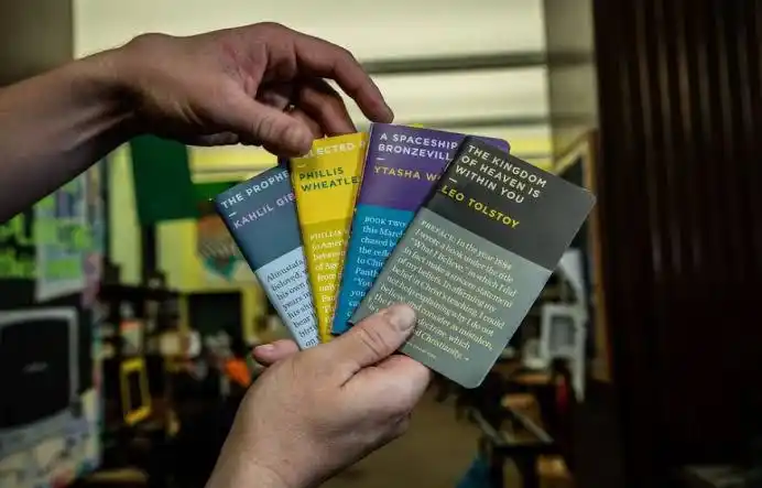 Puerto Quequén presenta “Biblioteca de Bolsillo Sobre Ruedas”