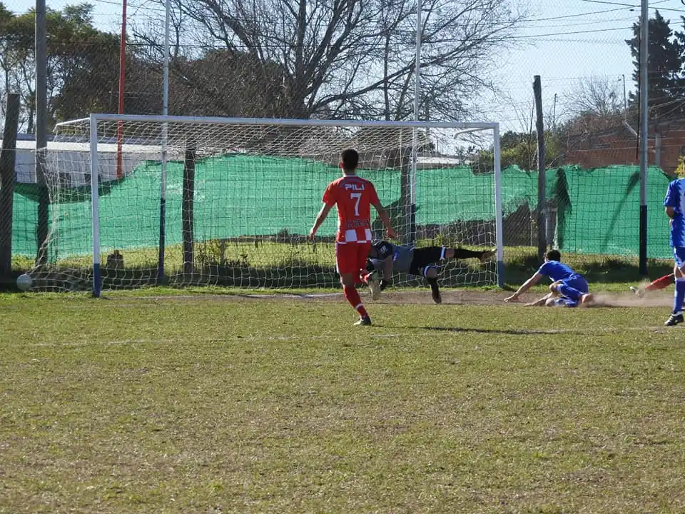 Black River ganó en Larroque